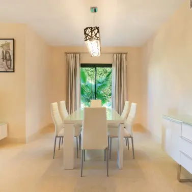 Долгосрочная аренда апартаментов на первом этаже в Benahavís