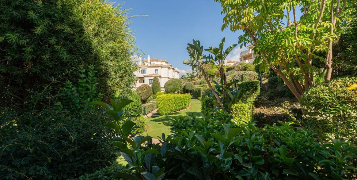 Long-term rent of ground floor apartment in Benahavís 20