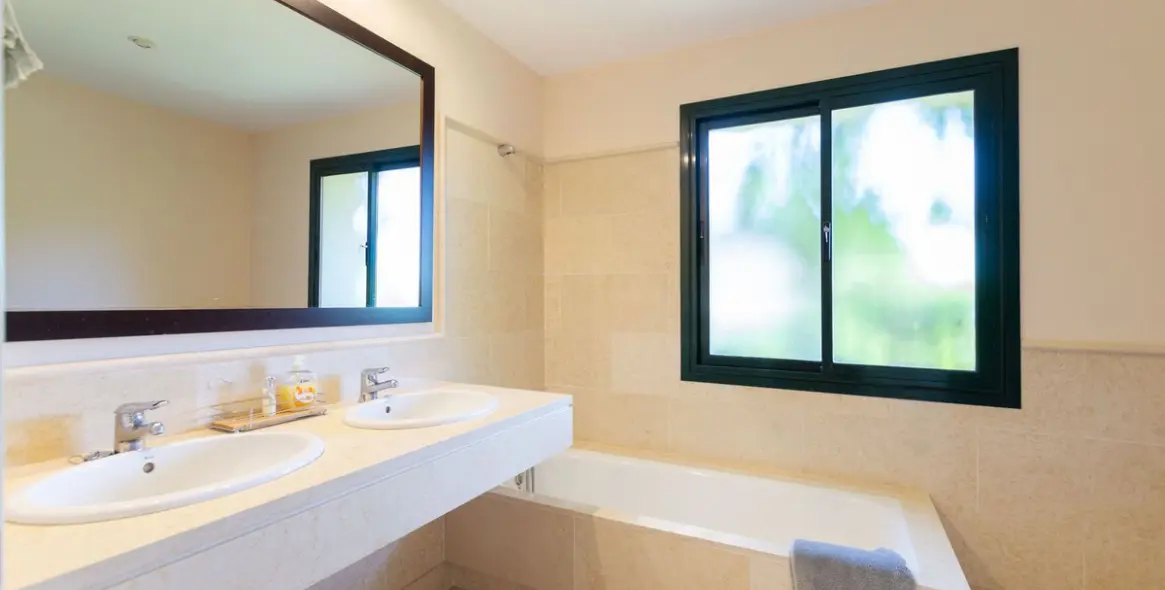 Long-term rent of ground floor apartment in Benahavís 27