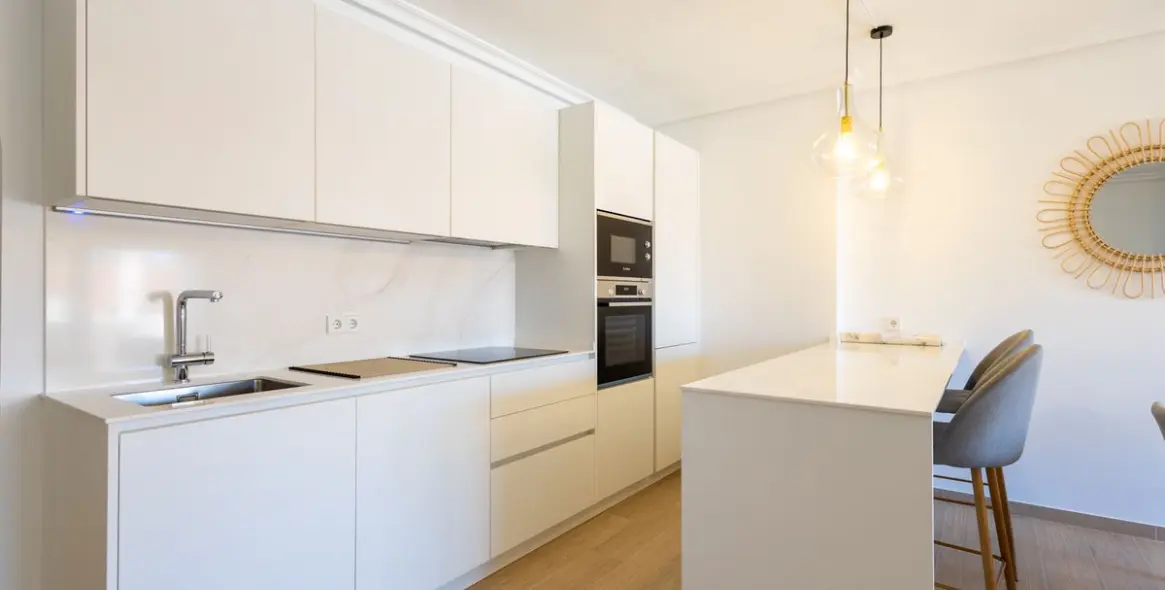 Sale of middle floor apartment in Nueva Andalucía 1