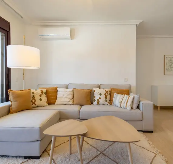Sale of middle floor apartment in Nueva Andalucía