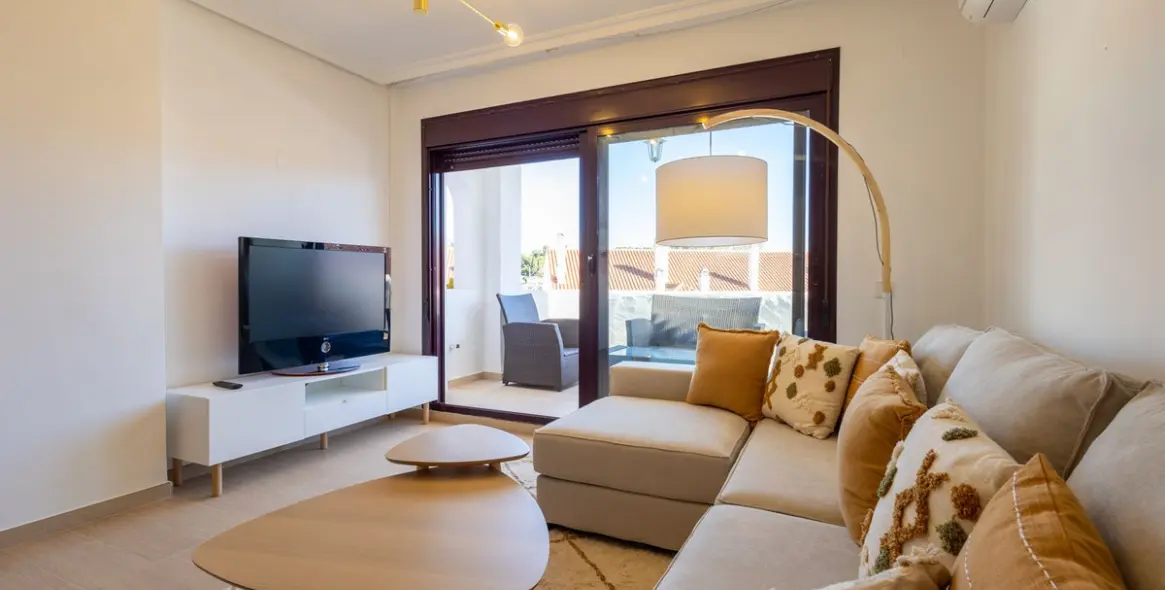 Sale of middle floor apartment in Nueva Andalucía 4