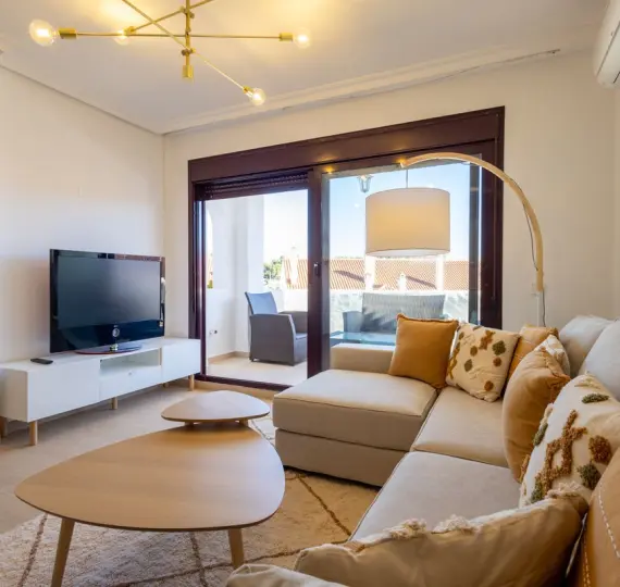 Sale of middle floor apartment in Nueva Andalucía