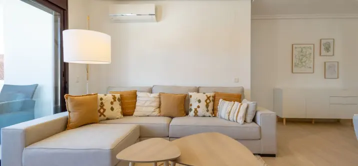 Venta de apartamento en planta media en Nueva Andalucía 2