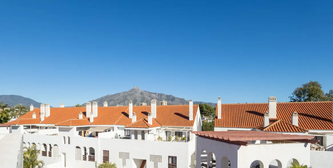Sale of middle floor apartment in Nueva Andalucía 8