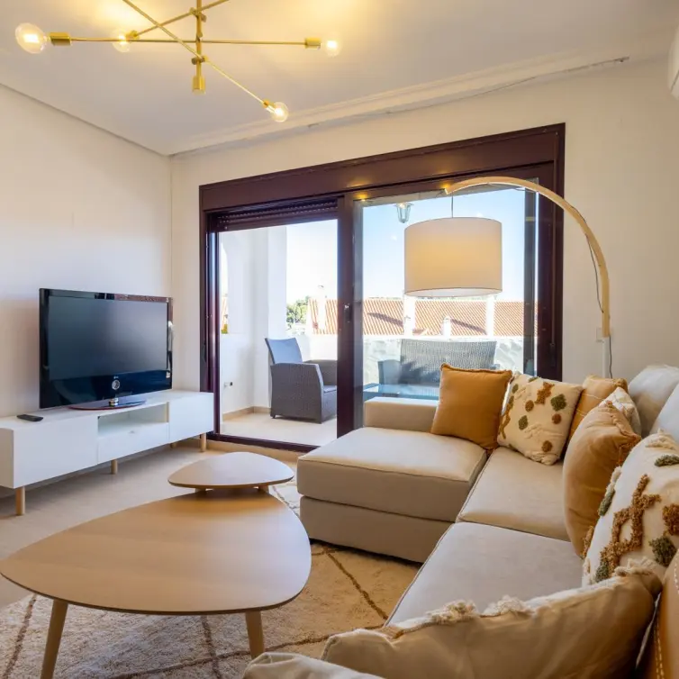 Sale of middle floor apartment in Nueva Andalucía