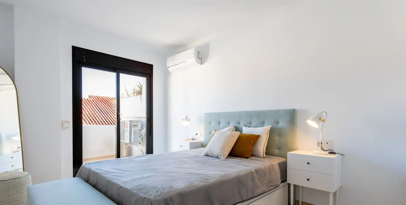 Sale of middle floor apartment in Nueva Andalucía 5