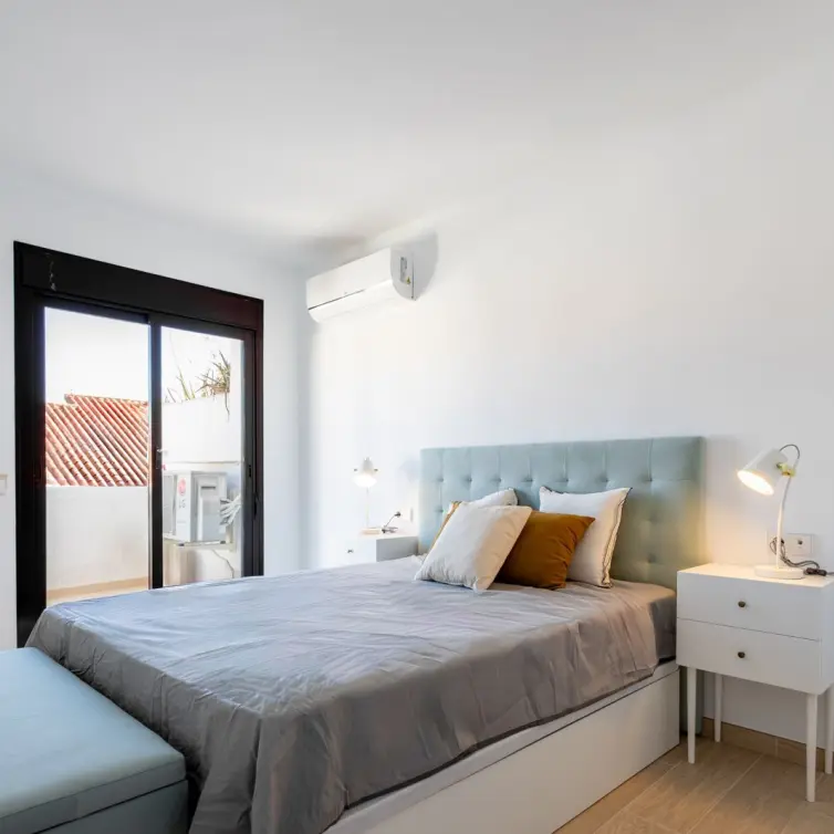 Sale of middle floor apartment in Nueva Andalucía