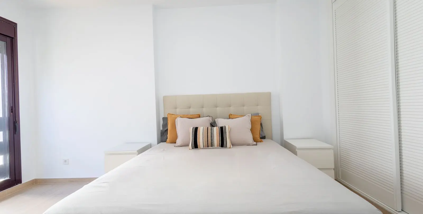 Sale of middle floor apartment in Nueva Andalucía 12