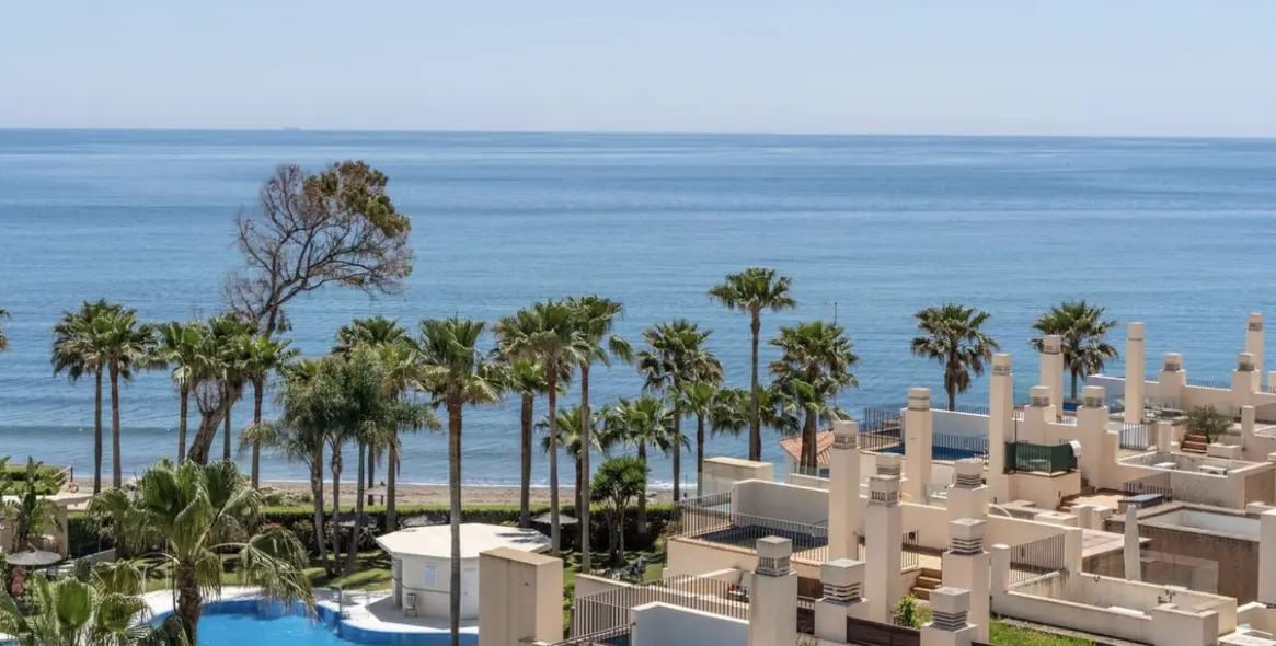 Venta de ático dúplex en New Golden Mile 1