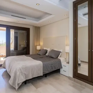 Venta de ático dúplex en New Golden Mile