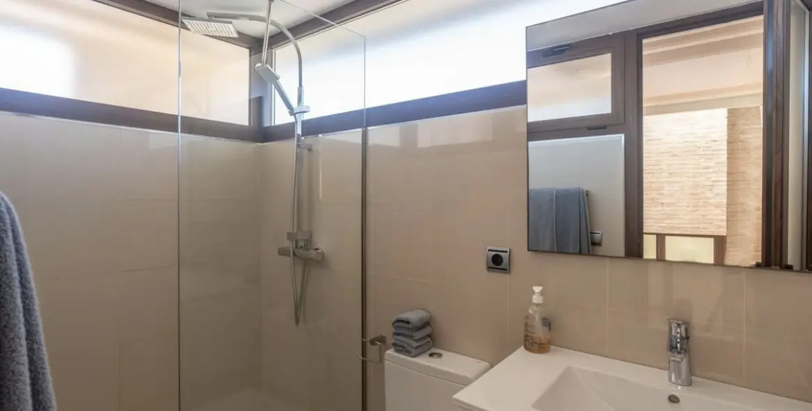 Продажа двухуровневого пентхауса в New Golden Mile 10