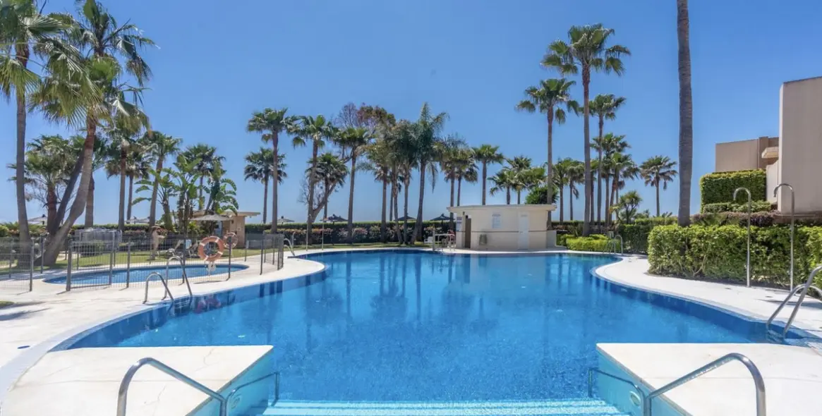 Sale of penthouse duplex in New Golden Mile 19