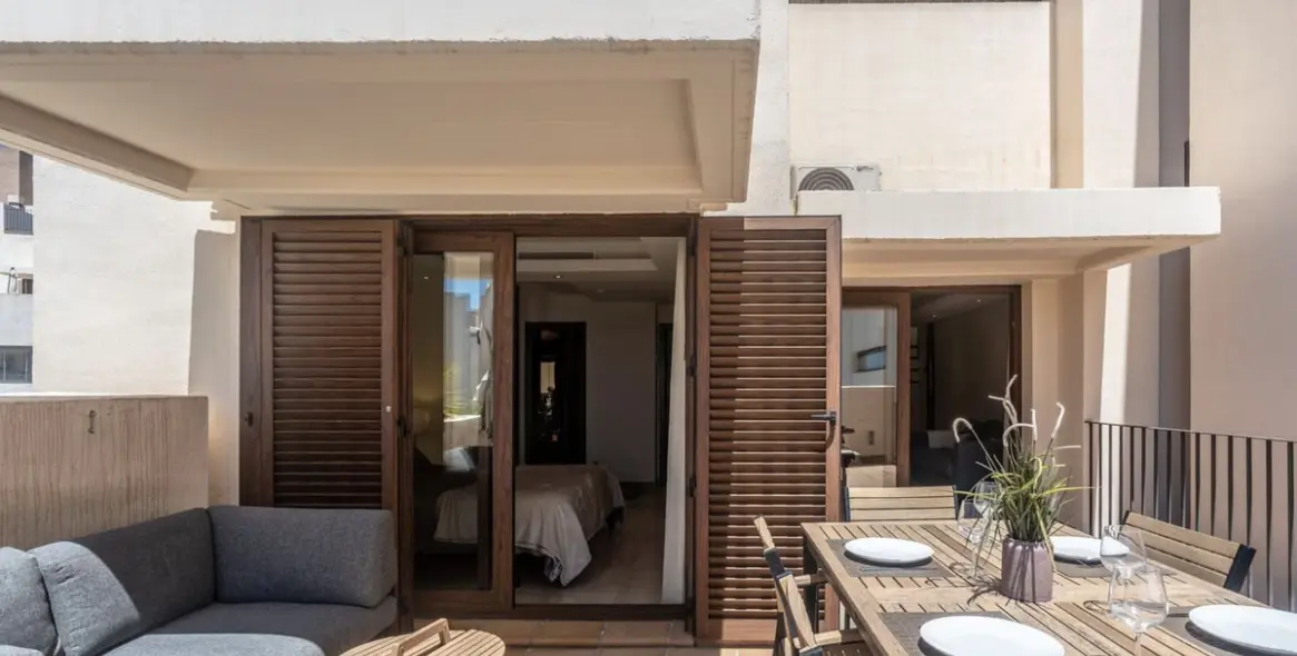 Sale of penthouse duplex in New Golden Mile 20