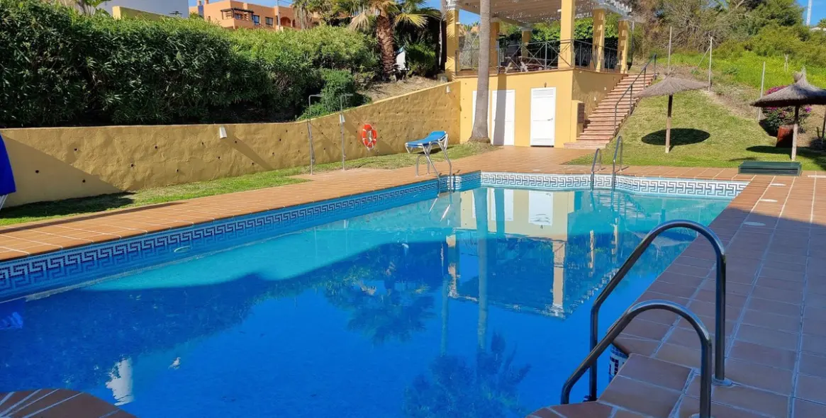 Sale of penthouse in Estepona 1