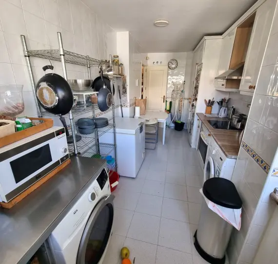 Sale of penthouse in Estepona