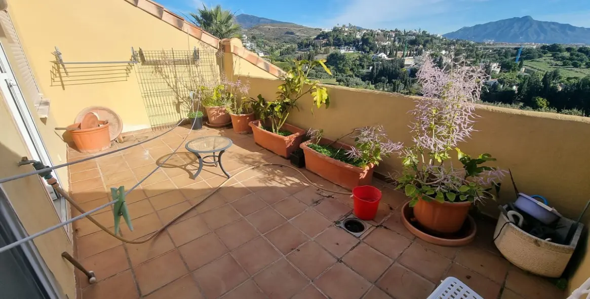 Sale of penthouse in Estepona 9