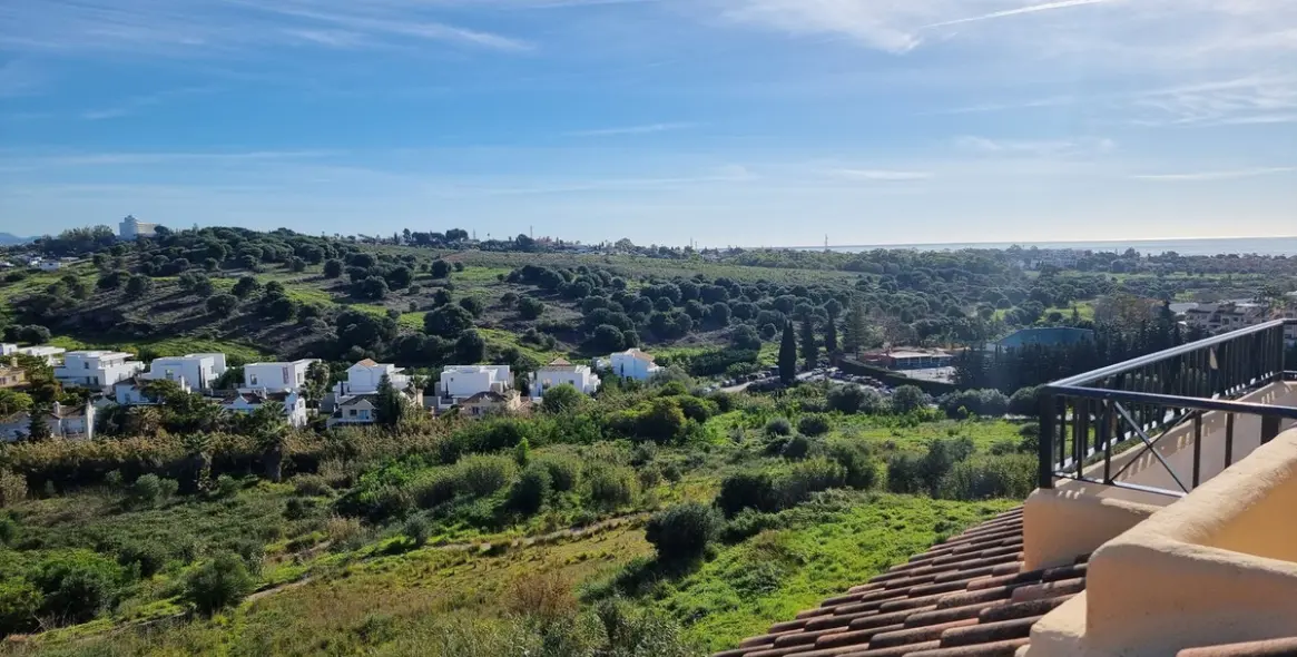 Sale of penthouse in Estepona 12