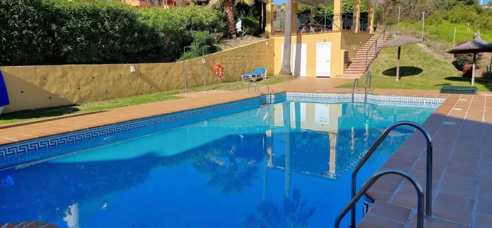 Продажа пентхауса в Estepona 0