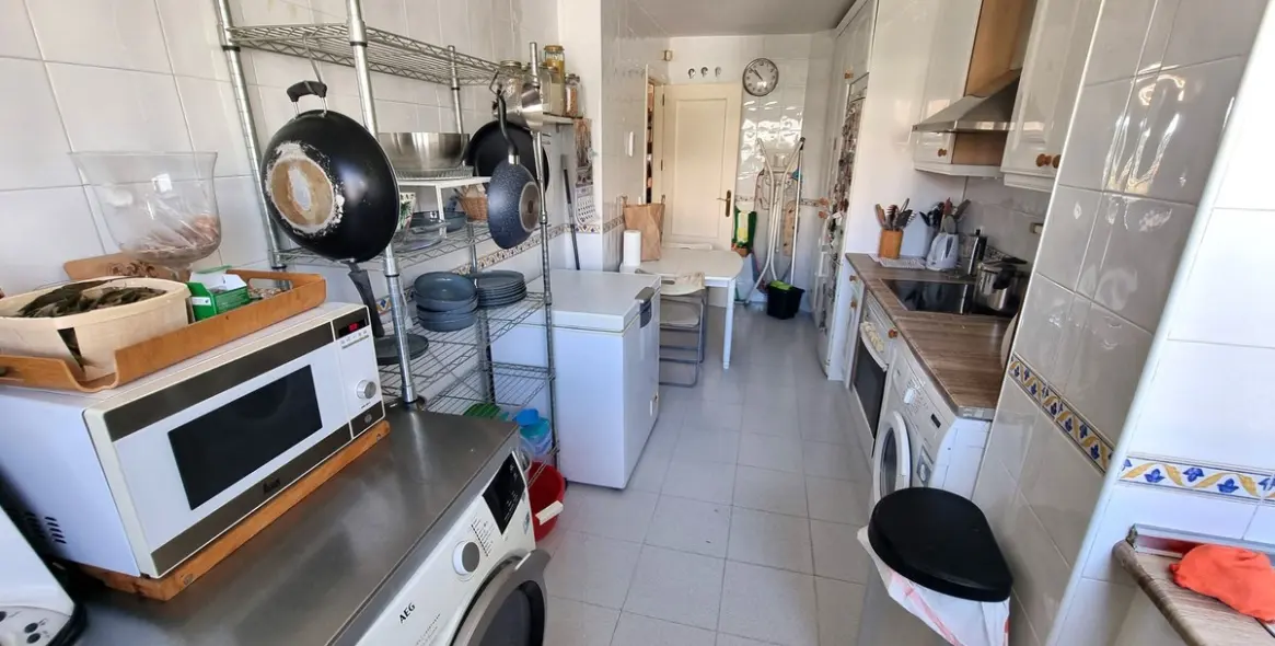 Sale of penthouse in Estepona 3