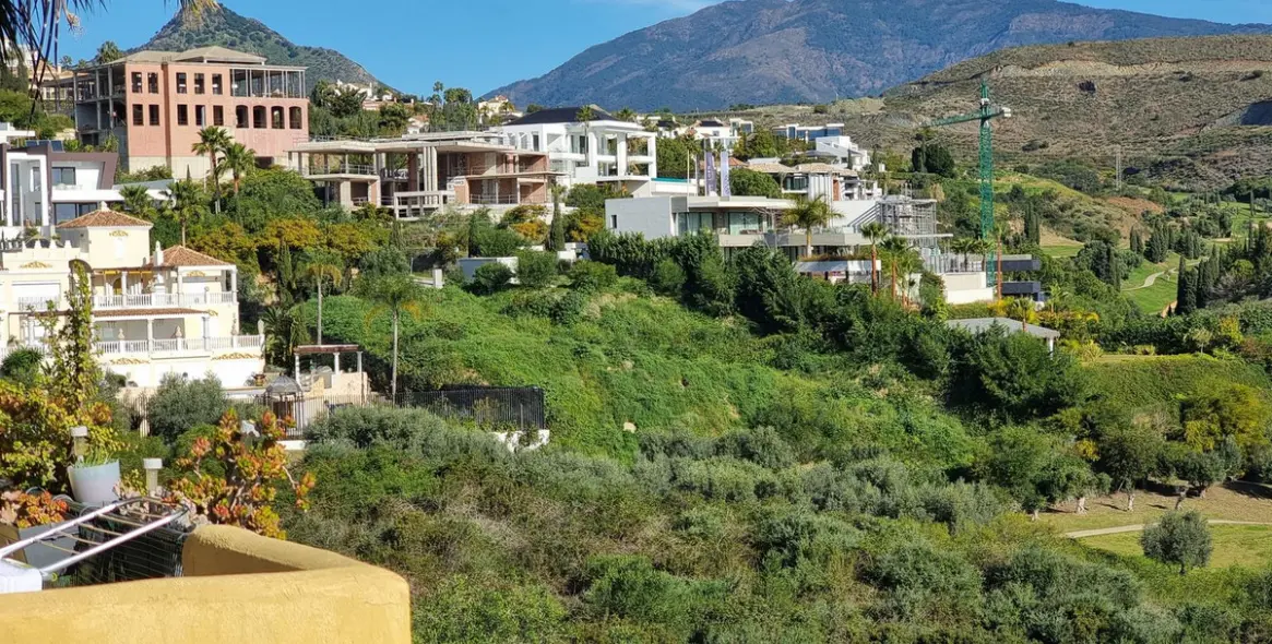 Sale of penthouse in Estepona 28