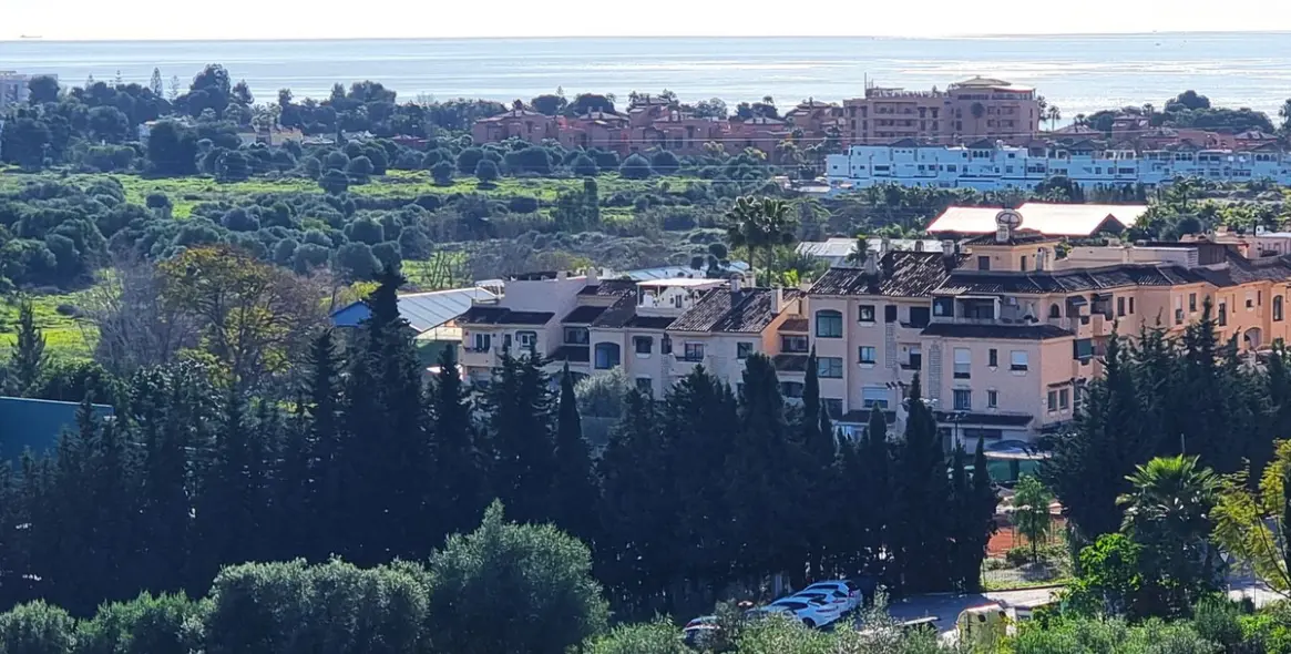 Sale of penthouse in Estepona 30