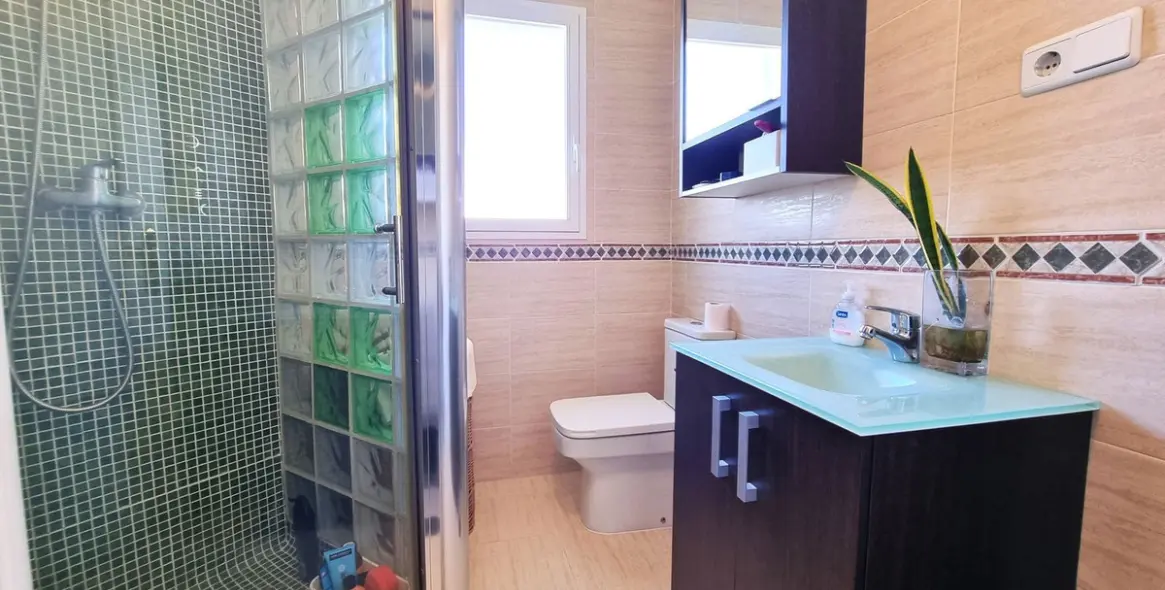 Sale of penthouse in Estepona 31