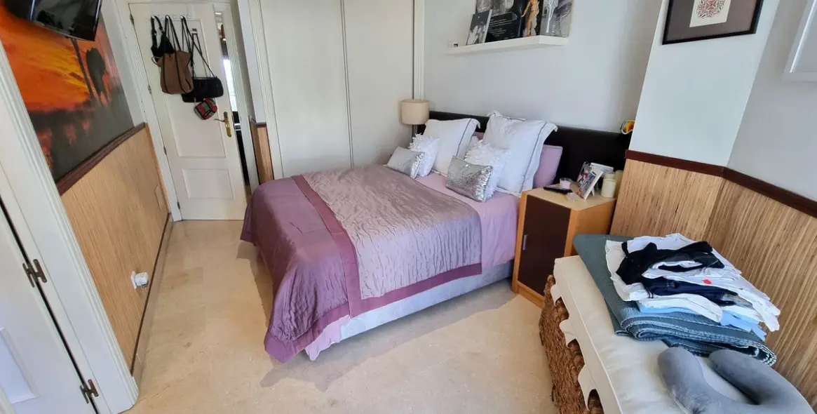 Sale of penthouse in Estepona 32