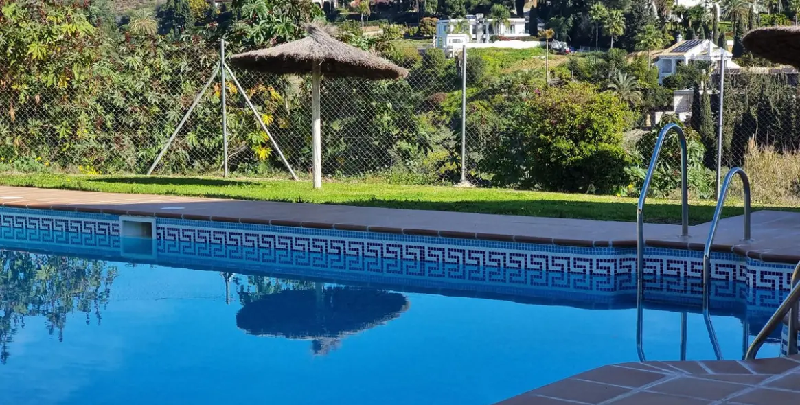 Sale of penthouse in Estepona 38