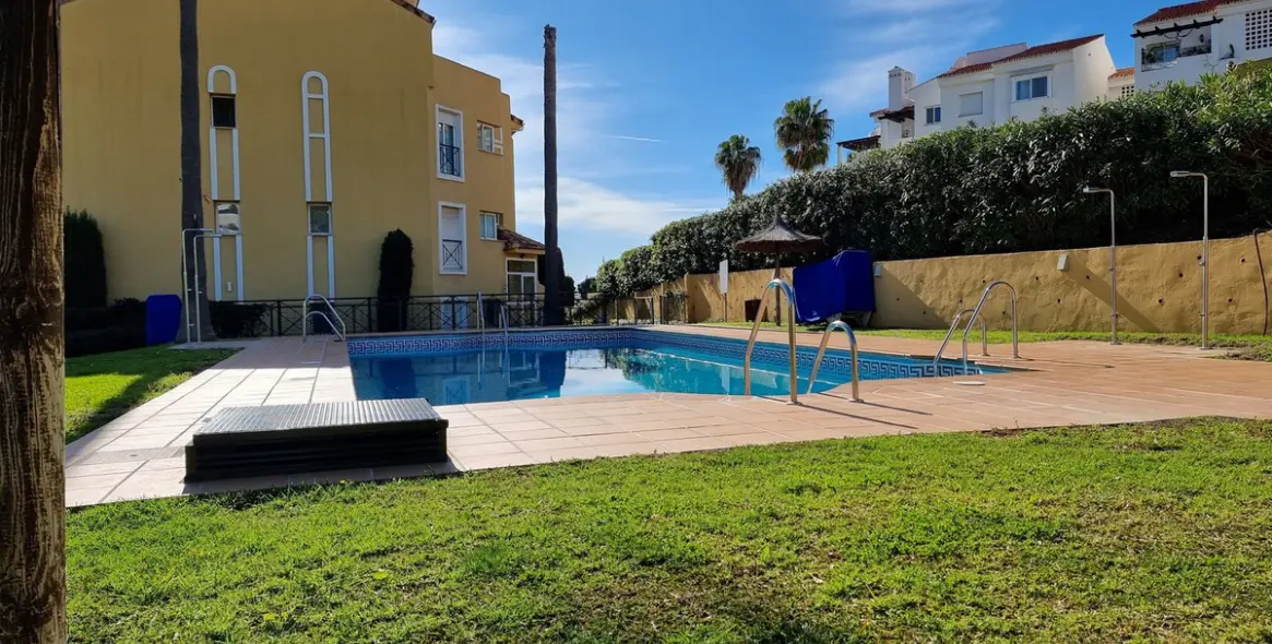 Sale of penthouse in Estepona 39