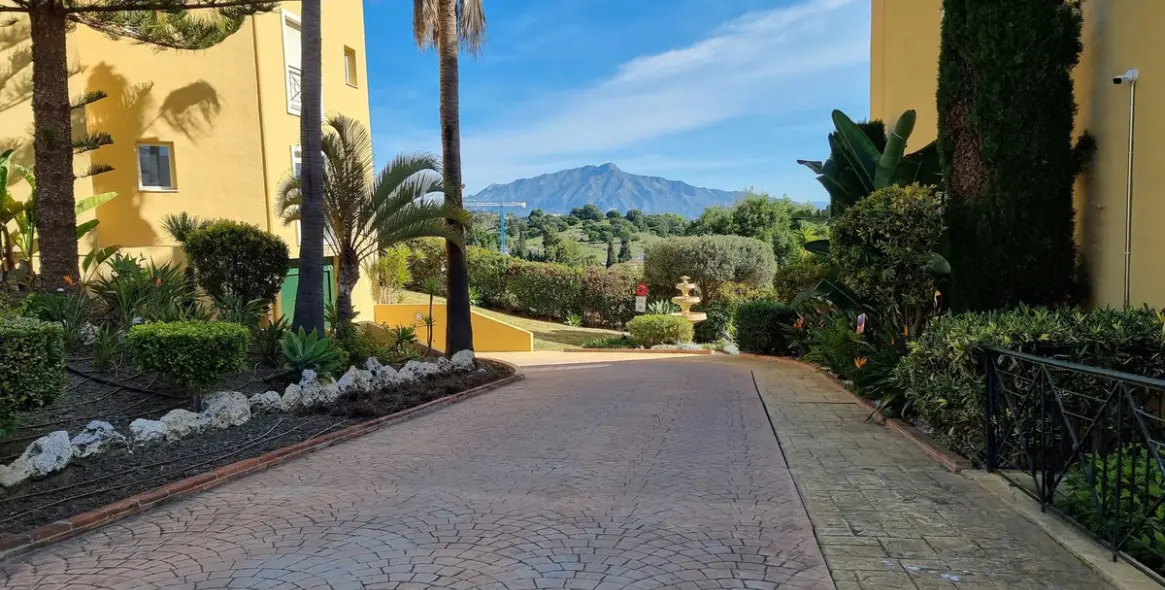 Sale of penthouse in Estepona 42