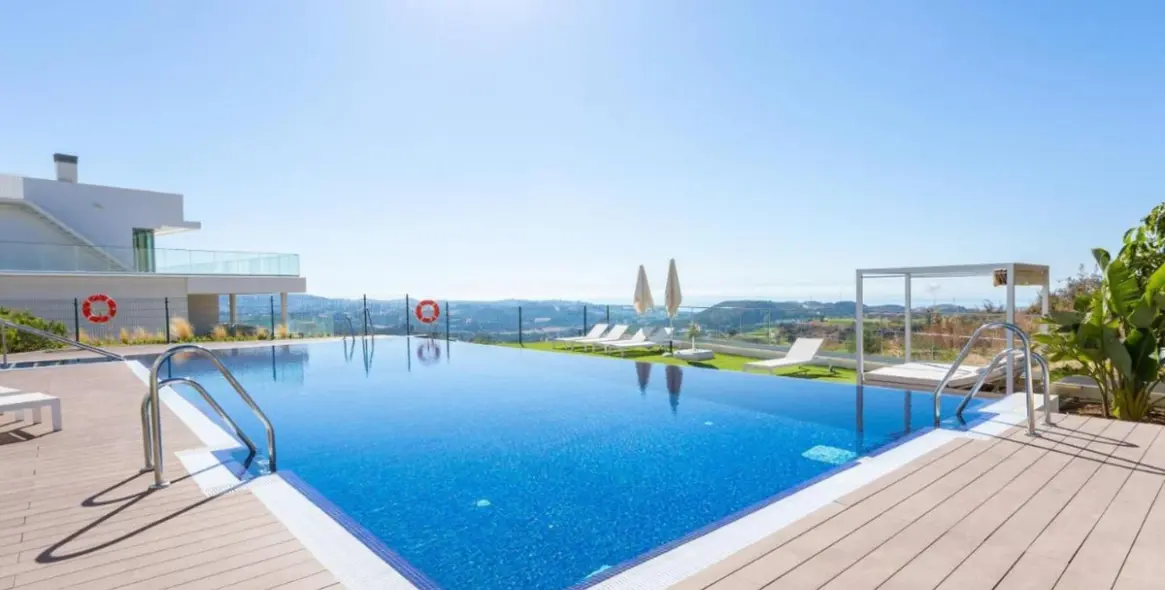 Sale of ground floor apartment in Calanova Golf 32