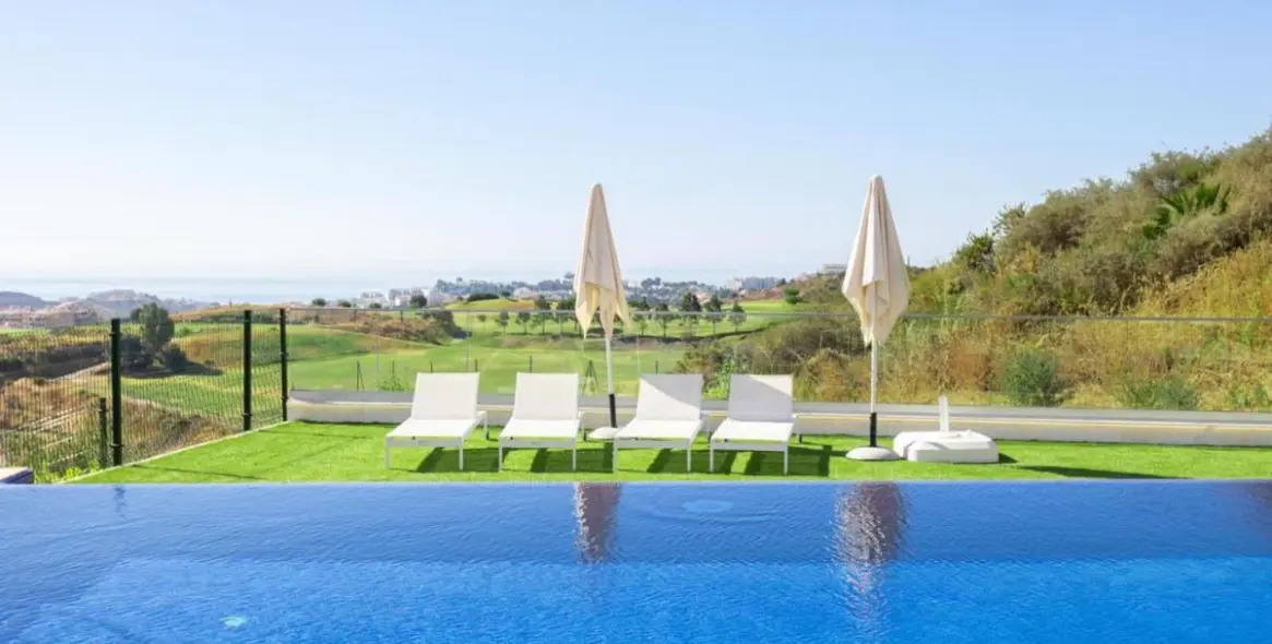 Sale of ground floor apartment in Calanova Golf 33