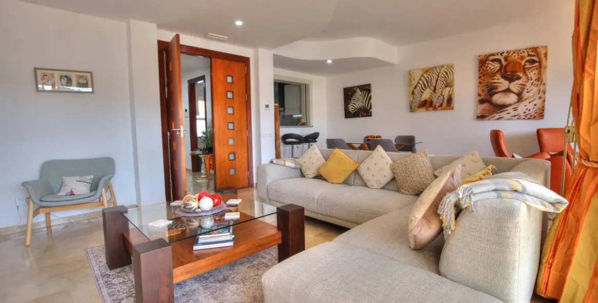 Sale of townhouse in La Cala Golf 6