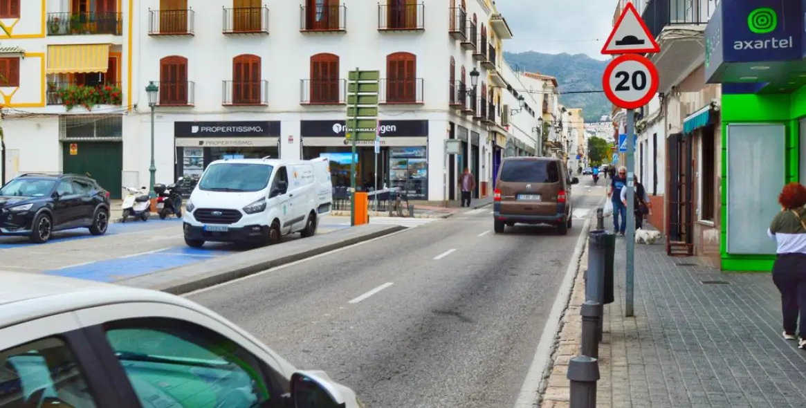 Продажа  жилого участка в Nerja 3