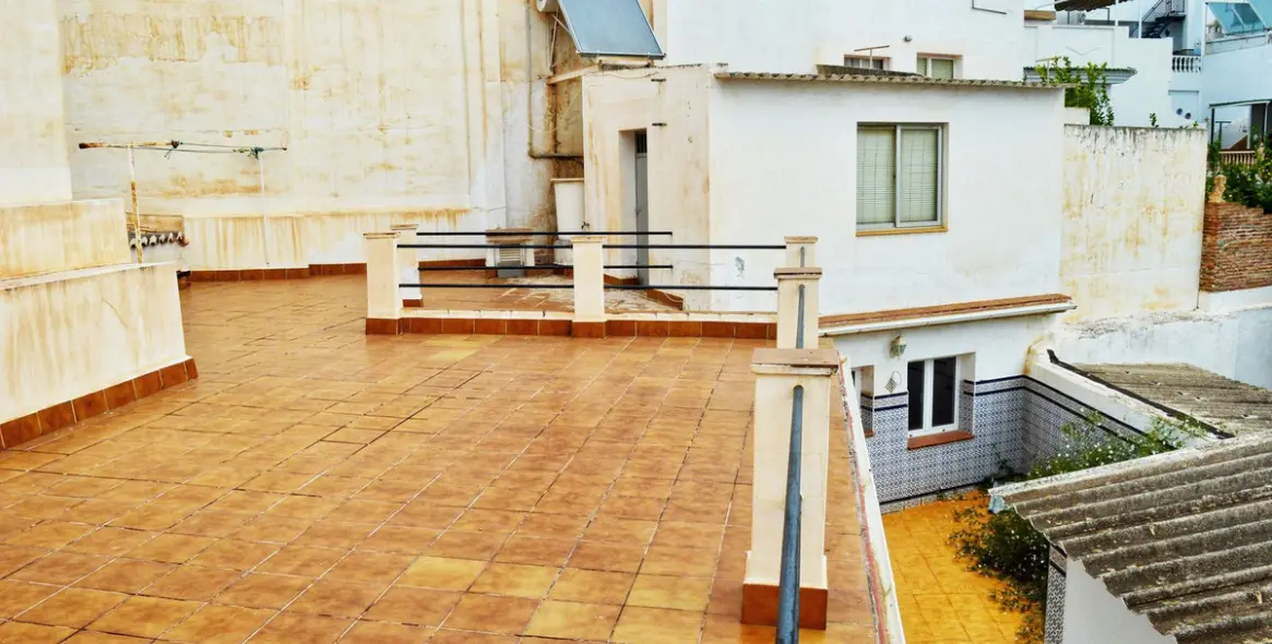 Продажа  жилого участка в Nerja 11