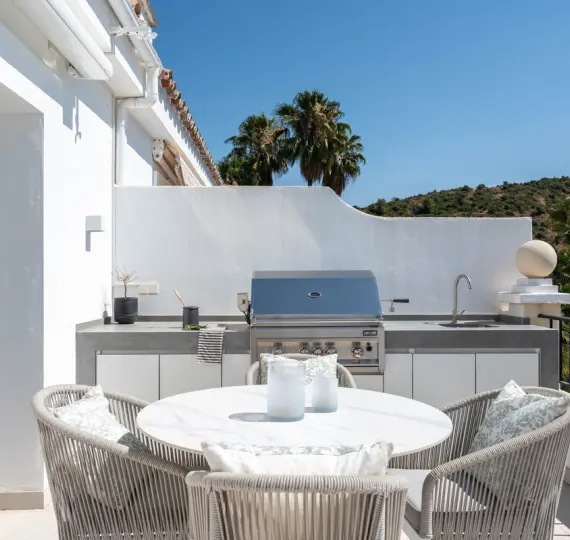 Продажа апартаментов на среднем этаже в Benahavís