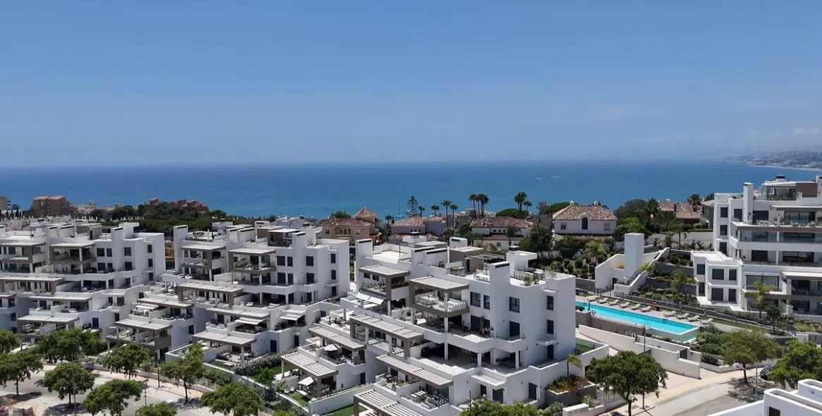 Продажа апартаментов на среднем этаже в Estepona (район Estepona) 3