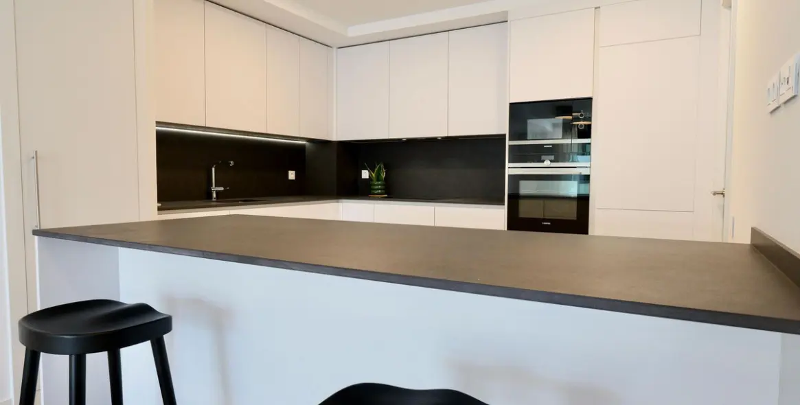 Sale of middle floor apartment in Estepona 14