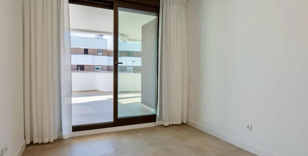 Sale of middle floor apartment in Estepona 22