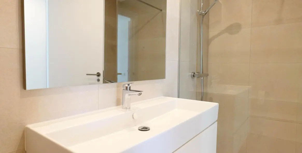 Sale of middle floor apartment in Estepona 23