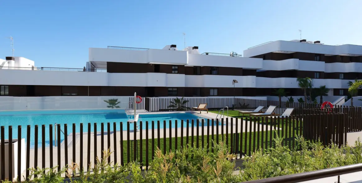 Sale of middle floor apartment in Estepona 27