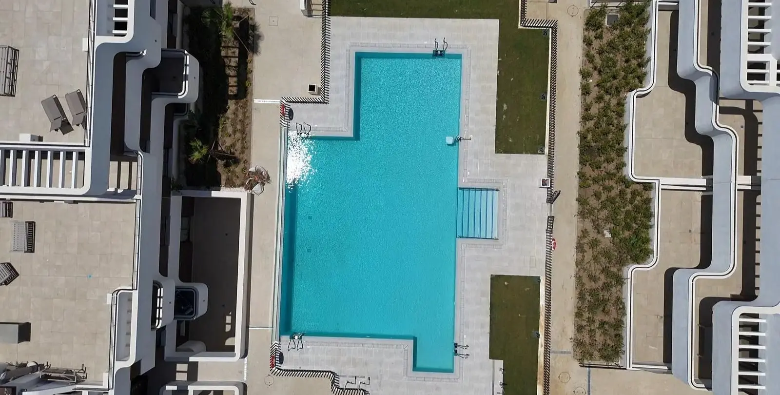 Sale of middle floor apartment in Estepona 3