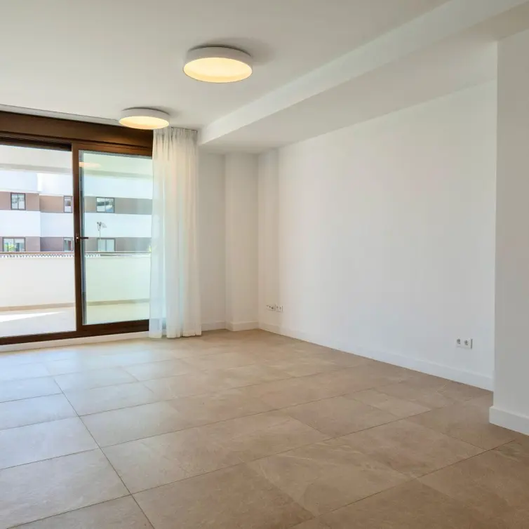 Venta de apartamento en planta media en Estepona