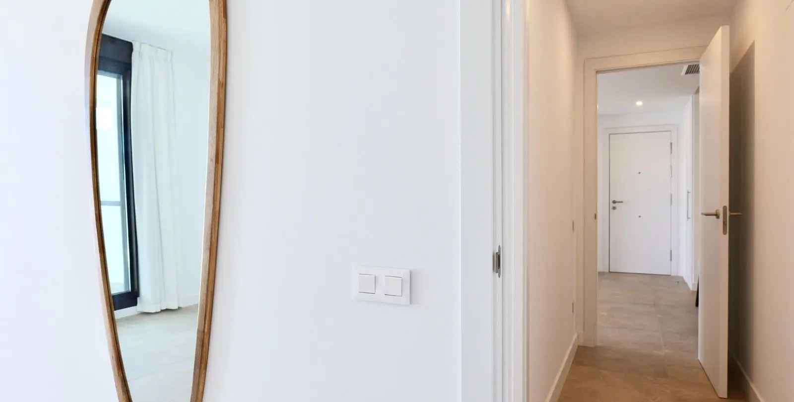 Sale of middle floor apartment in Estepona 11