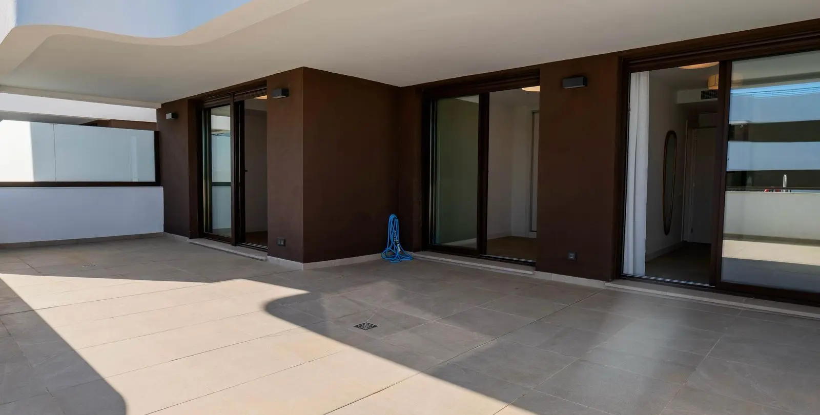 Sale of middle floor apartment in Estepona 16