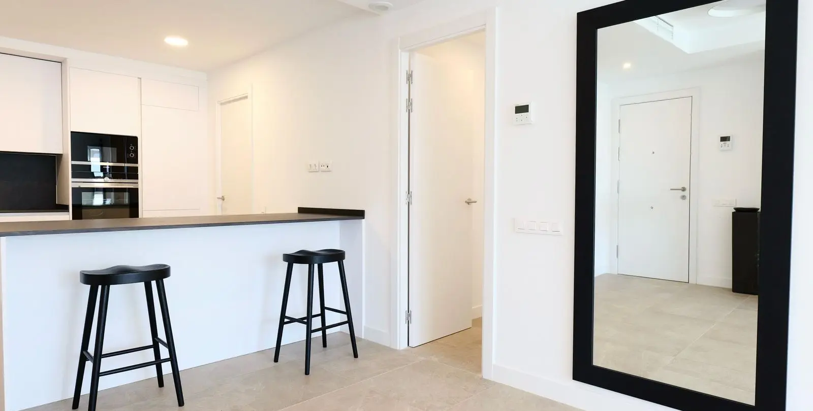 Sale of middle floor apartment in Estepona 17