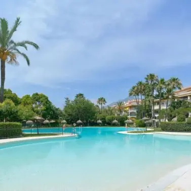 Sale of ground floor apartment in Marbella