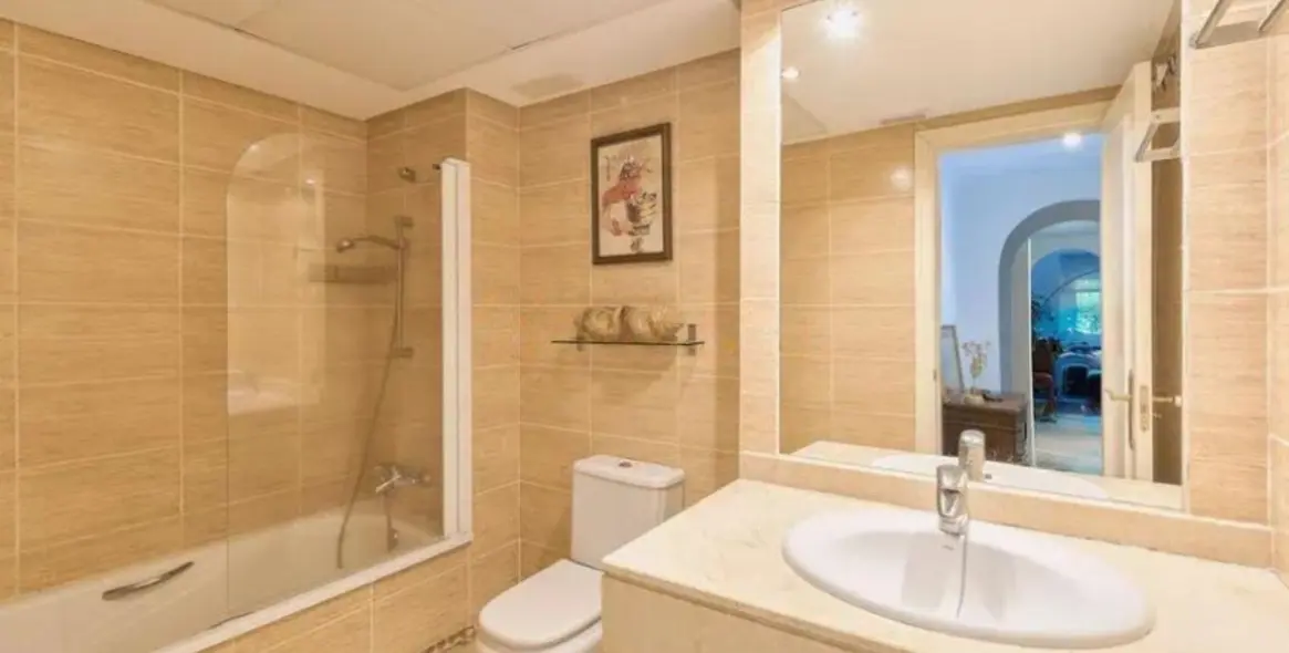 Venta de apartamento en planta baja en Marbella 8