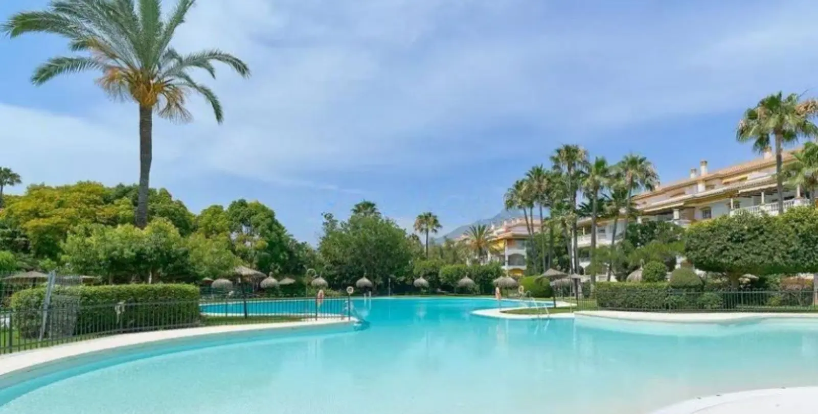 Продажа апартаментов на первом этаже в Marbella 4